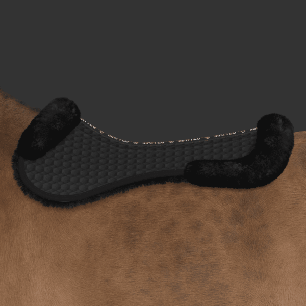 Mattes Pads med lam under, samt begge kanter Sort Spring str L