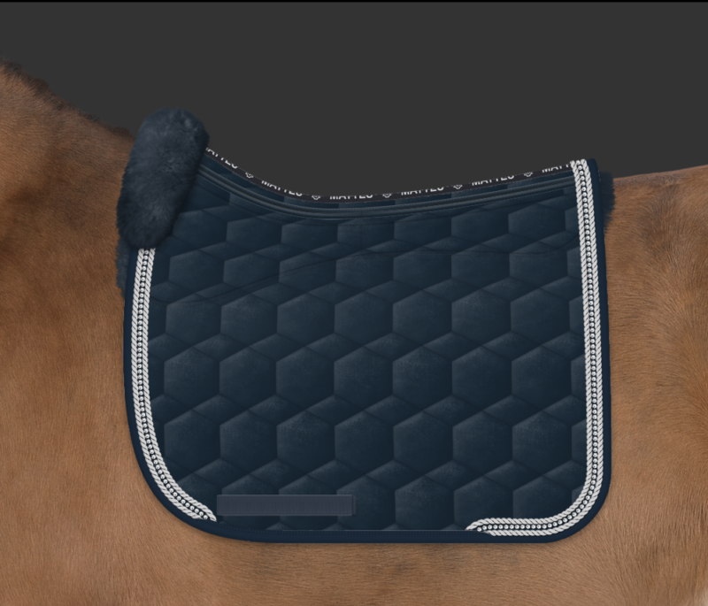 Mattes dressur underlag velvet Navy str L med spine free og correction