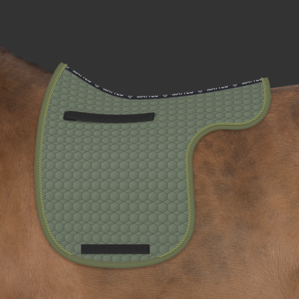Mattes Sadelformet Dressur underlag i Quilt str L