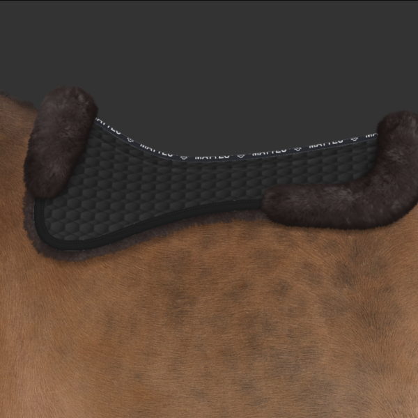 Mattes Pads med lam under, samt begge kanter Sort/Brun Dressur str XL