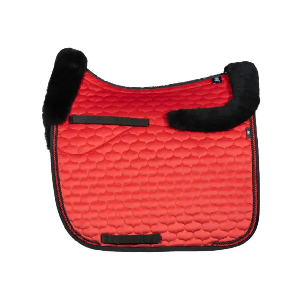 Mattes Kollektion Forår&Sommer 2026 Engelsk Dressur underlag str L med lam under