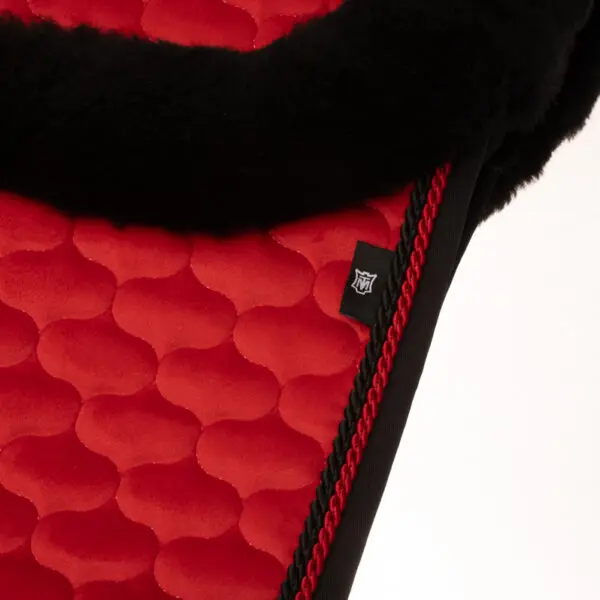 Mattes Kollektion Forår&Sommer 2026 Engelsk Spring underlag str M med lam under og i front