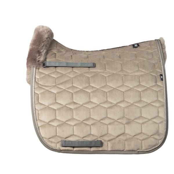 Mattes Engelsk dressur underlag Velvet Taupe str L Vinter Kollektion 2024