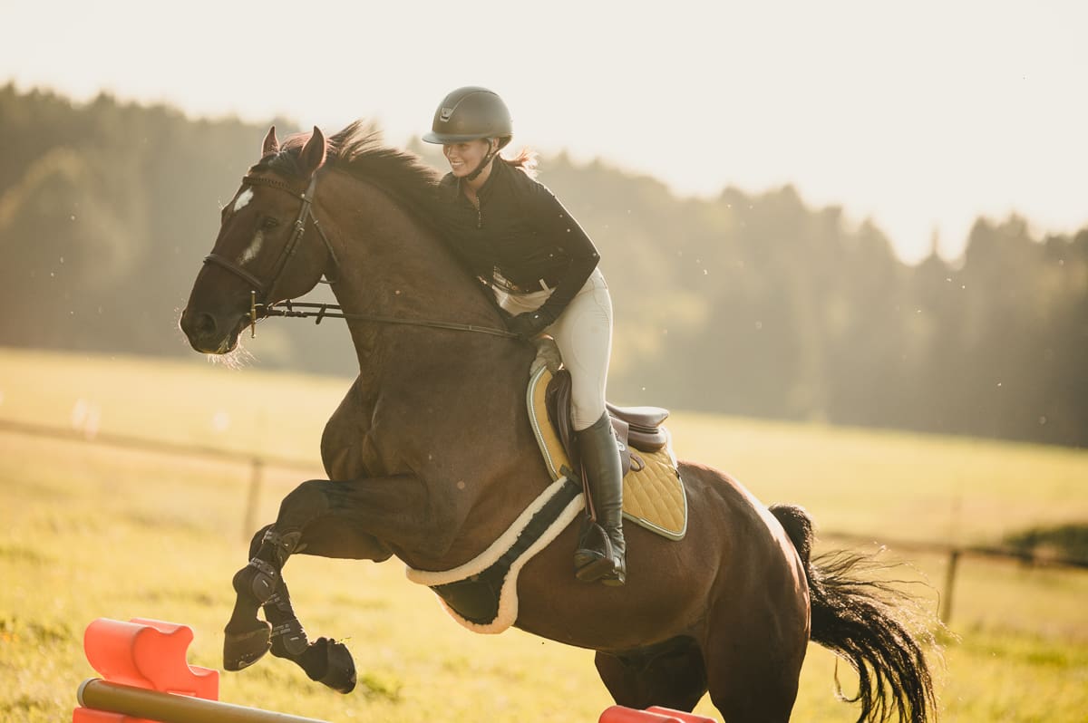 1200px 20250808 MATTES Herbstkollektion Stimmung Springen 0005